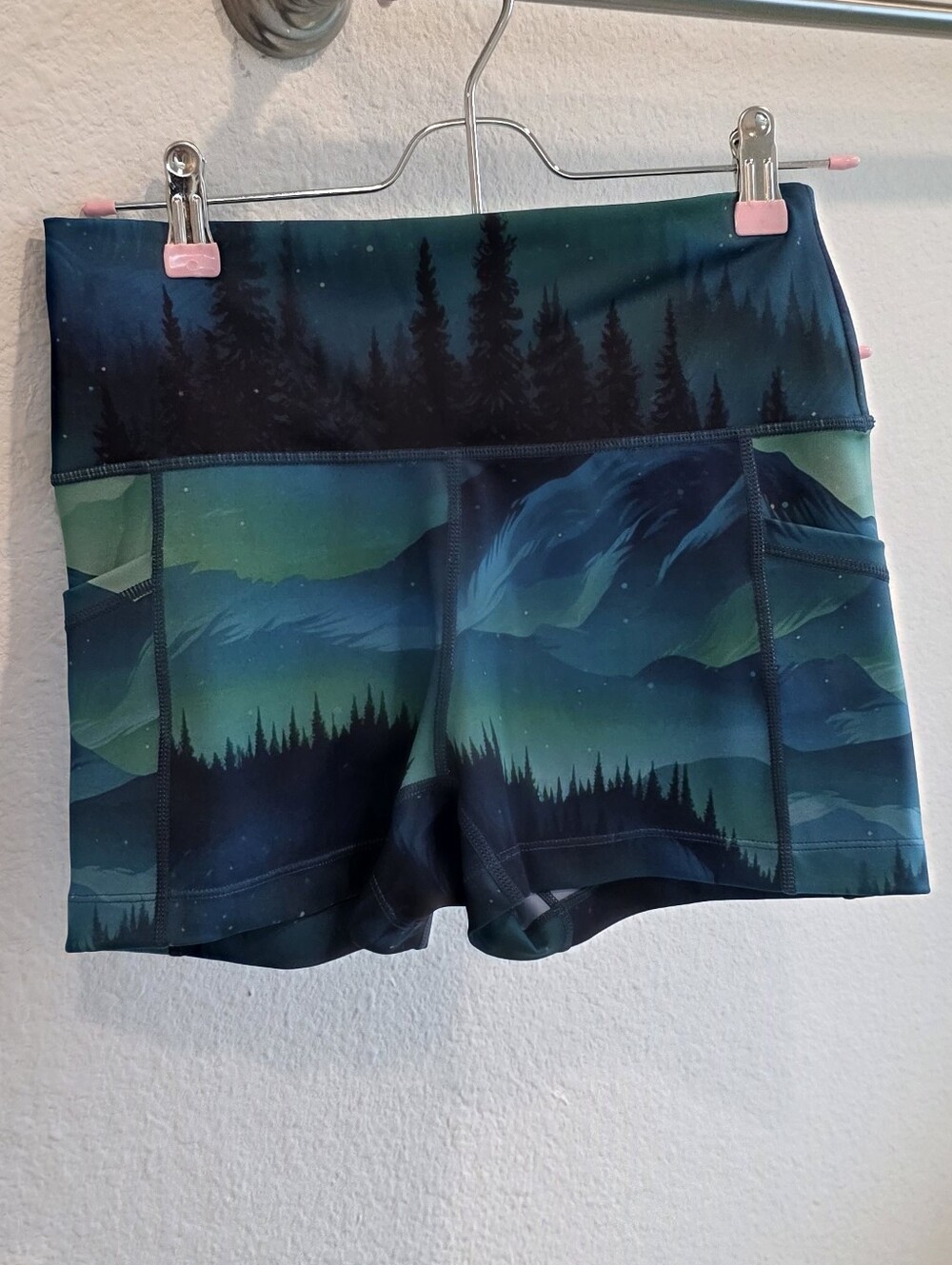 Constantly Varied Gear 2.5" Shorts In Aurora Borealis